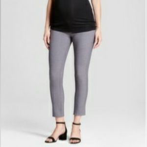 NWOT Ingrid & Isabelle Maternity Ankle Pants in Gray, Size 6